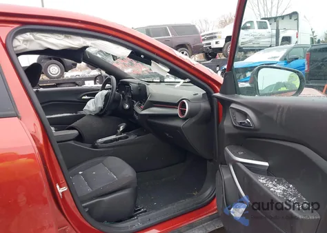 2024 Chevrolet Trax Fwd 1Rs z USA, uszkodzony, nr VIN KL77LGE29RC127296